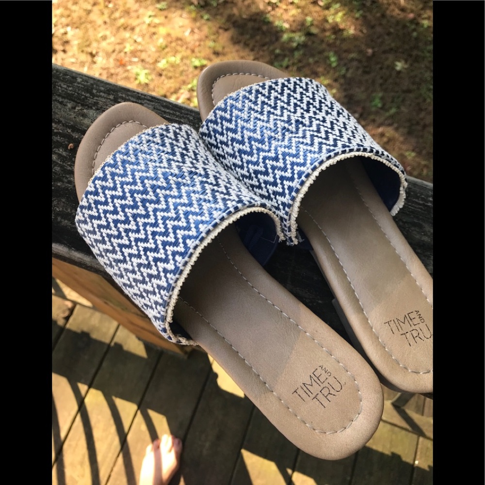 Flat slip on mules